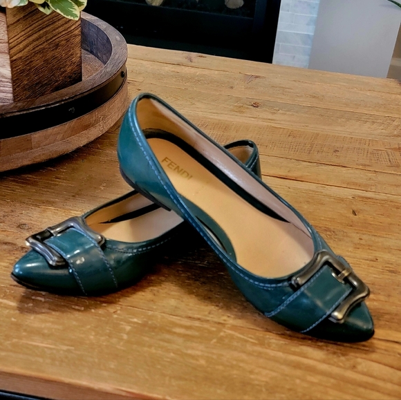 Fendi Flats - Picture 1 of 4